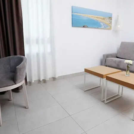 Apartment Lb Deluxe Pool View Room/half Board, Well Connected Playa del Inglés